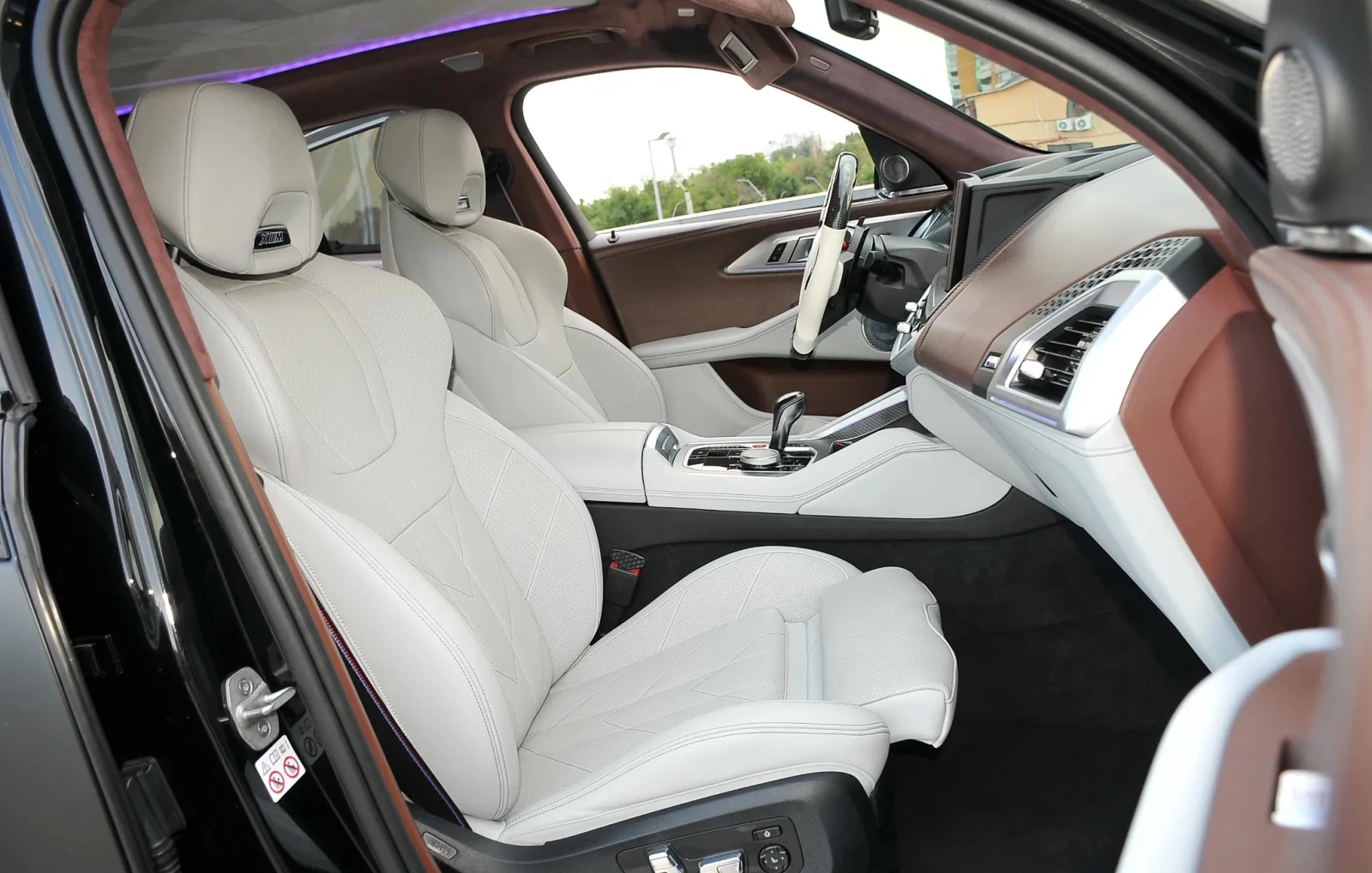 BMW XM 4.4 V8 Plug-in Hybrid xDrive | Mobile.bg � ����������� 9
