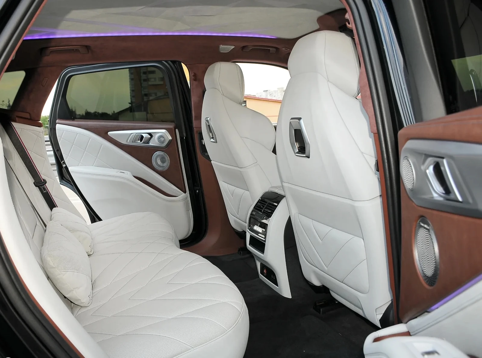 BMW XM 4.4 V8 Plug-in Hybrid xDrive | Mobile.bg � ����������� 14