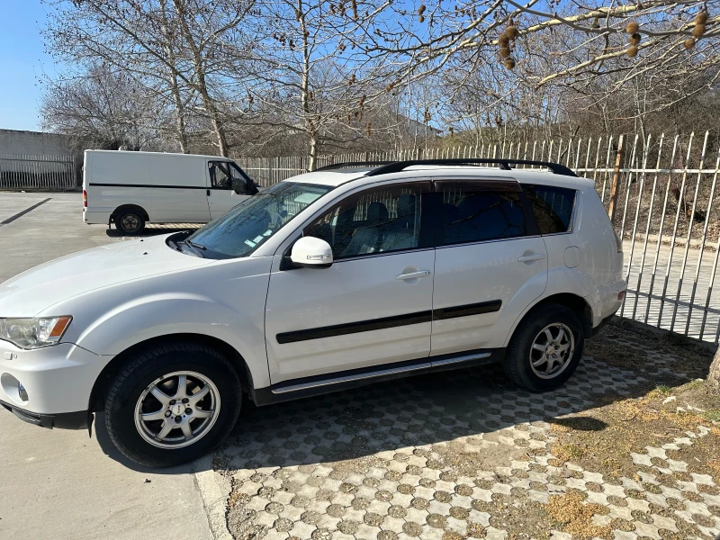 Mitsubishi Outlander 2.2 DID 4WD, снимка 6 - Автомобили и джипове - 49223312