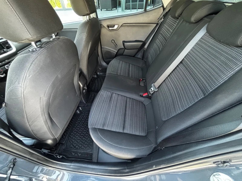 Kia Stonic, снимка 6 - Автомобили и джипове - 52346855