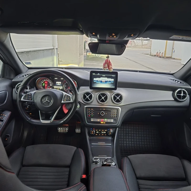 Mercedes-Benz GLA 200, снимка 4 - Автомобили и джипове - 52318186