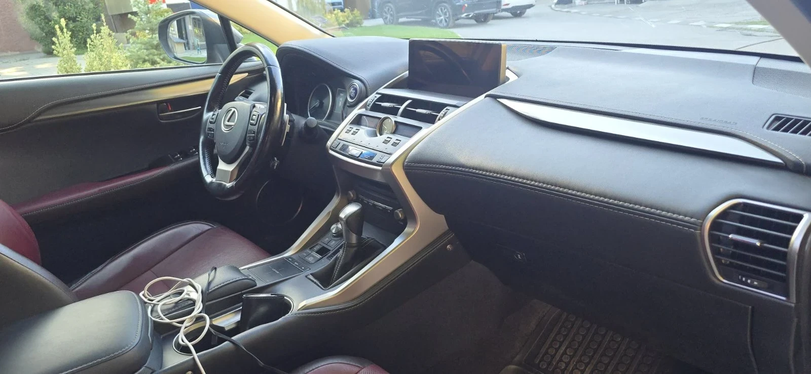 Lexus NX 300h  - изображение 9