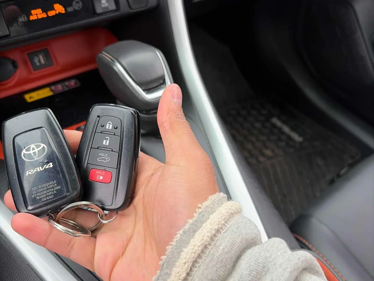 Toyota Rav4 * Trail * CARFAX * БЕЗ ПЪРВОНАЧАЛНА ВНОСКА, снимка 10 - Автомобили и джипове - 53946308