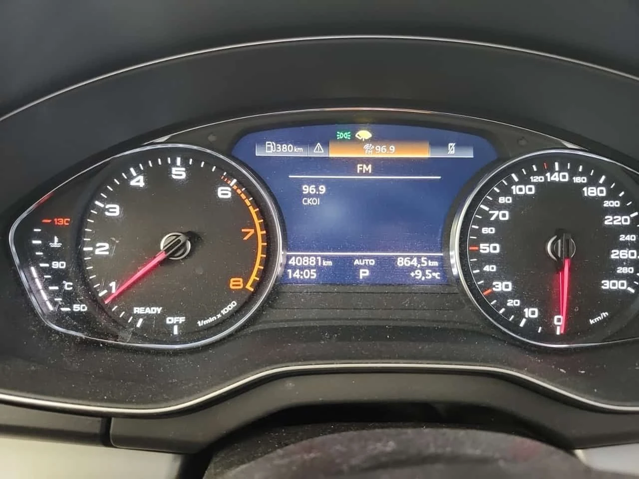Audi Q5 45TFSI * KOMFORT * CARFAX * Без инциденти * 40k km, снимка 8 - Автомобили и джипове - 54304061