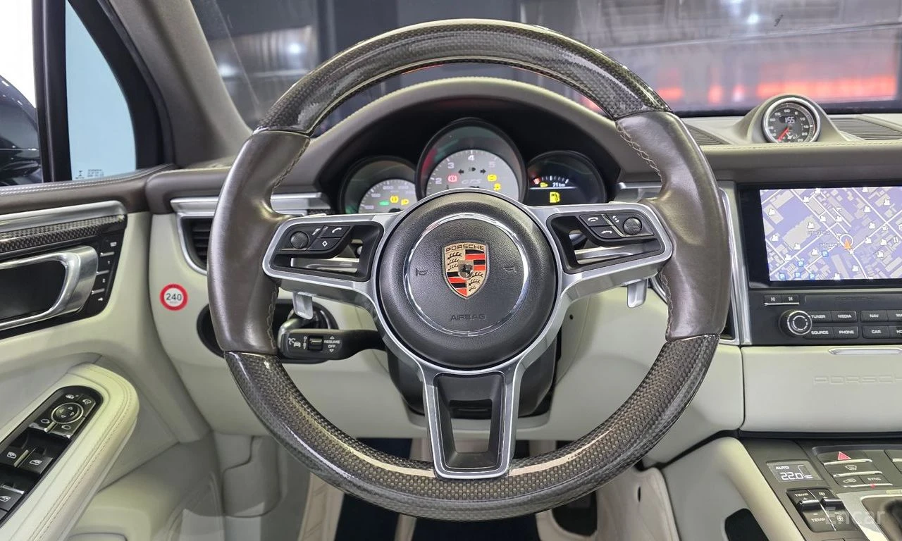 Porsche Macan GTS* 360CAMERA* PANORAMIC ROOF* , снимка 7 - Автомобили и джипове - 54544702
