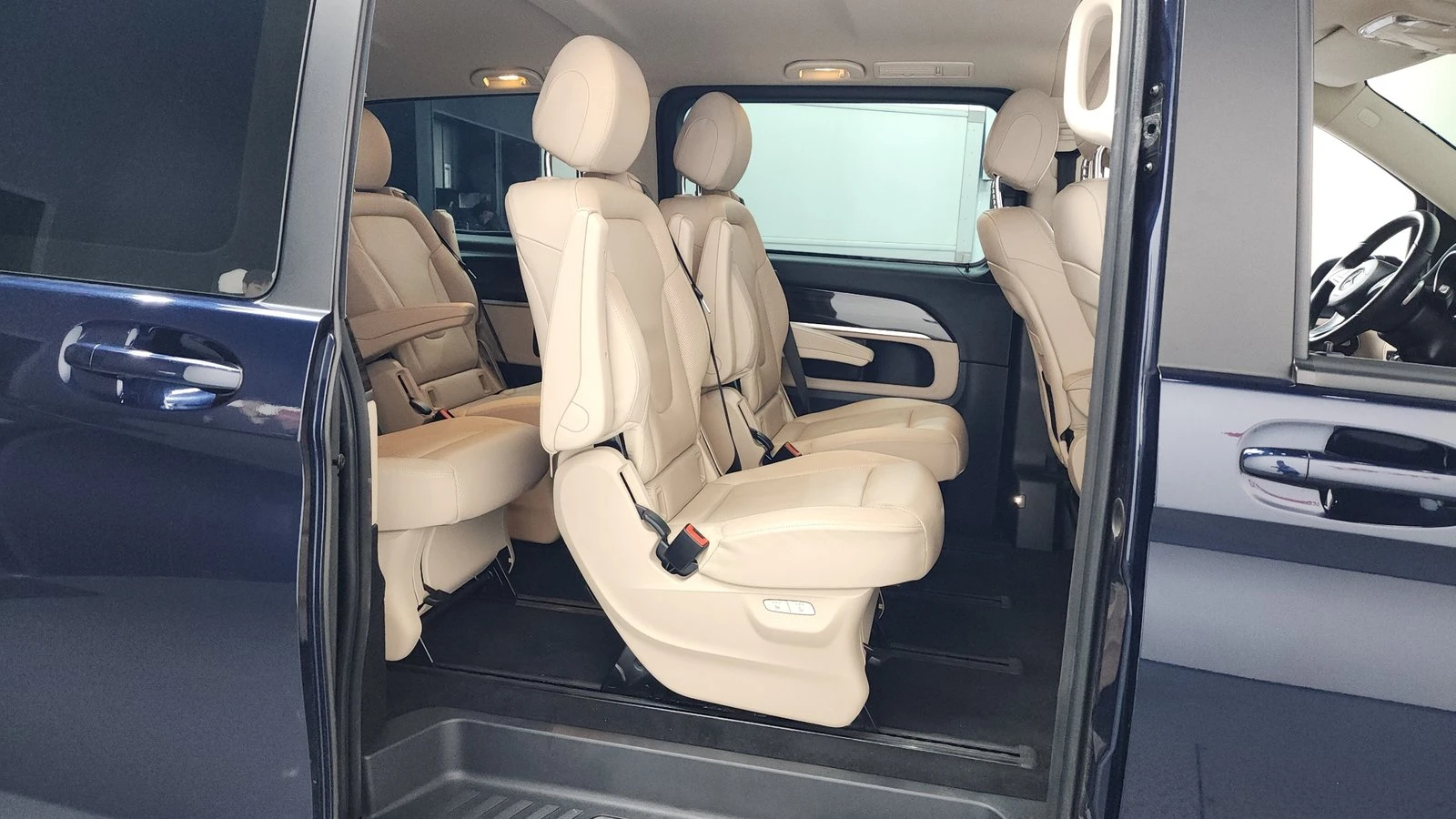 Mercedes-Benz V 300 ОБДУХВАНЕ* 360* BLIND SPOT* КРАЙНА ЦЕНА, снимка 12 - Автомобили и джипове - 55302337