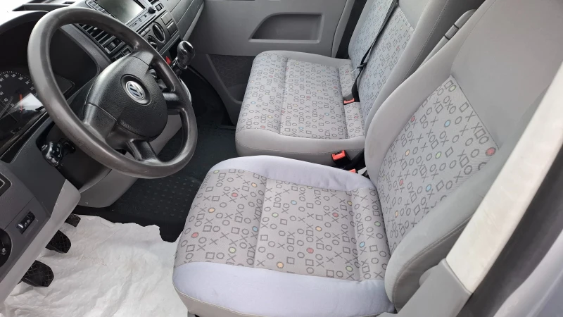 VW Transporter 2.5TDI, снимка 8 - Бусове и автобуси - 49534067