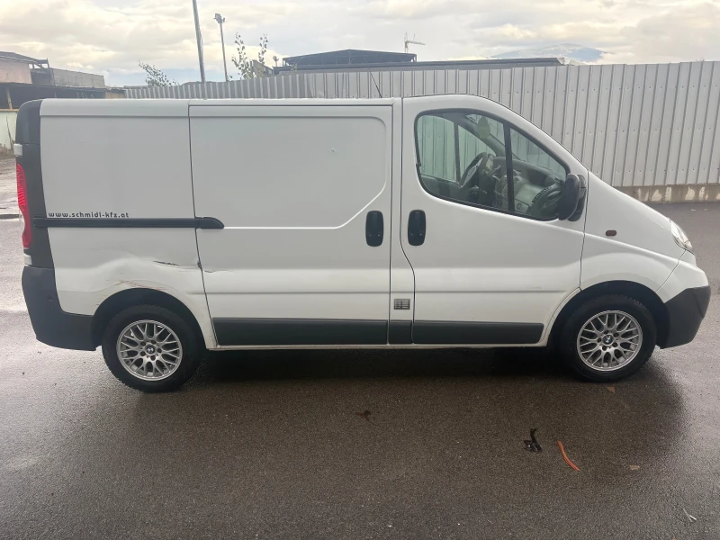 Opel Vivaro, снимка 2 - Бусове и автобуси - 52512107