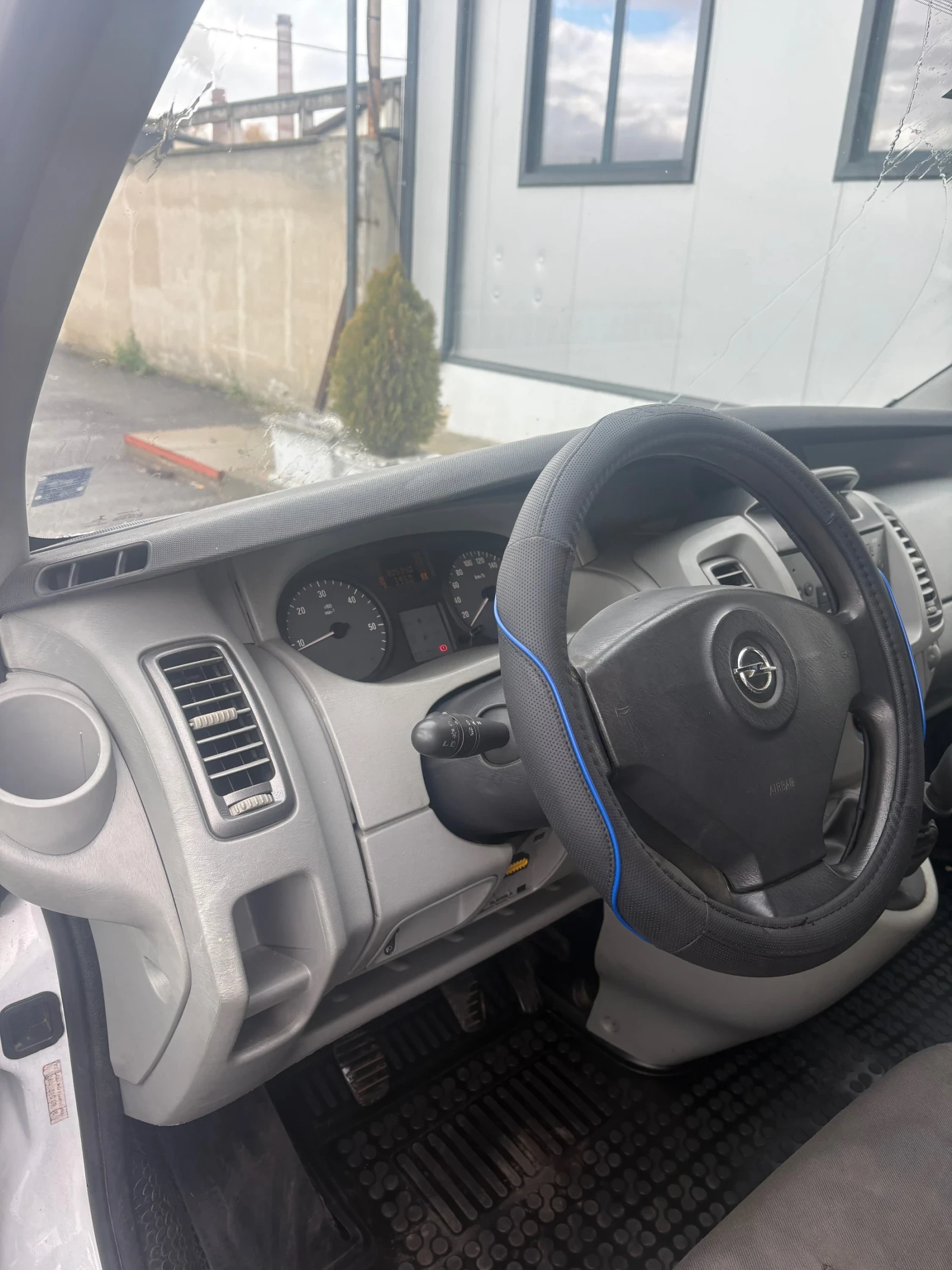 Opel Vivaro  - изображение 10