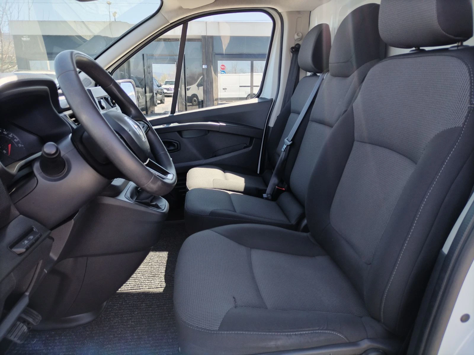 Renault Trafic 2, 0dCi/110к.с. L2H1, снимка 11 - Бусове и автобуси - 54139746