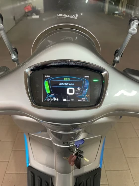 Vespa GTS Primavera Elettrica , снимка 4