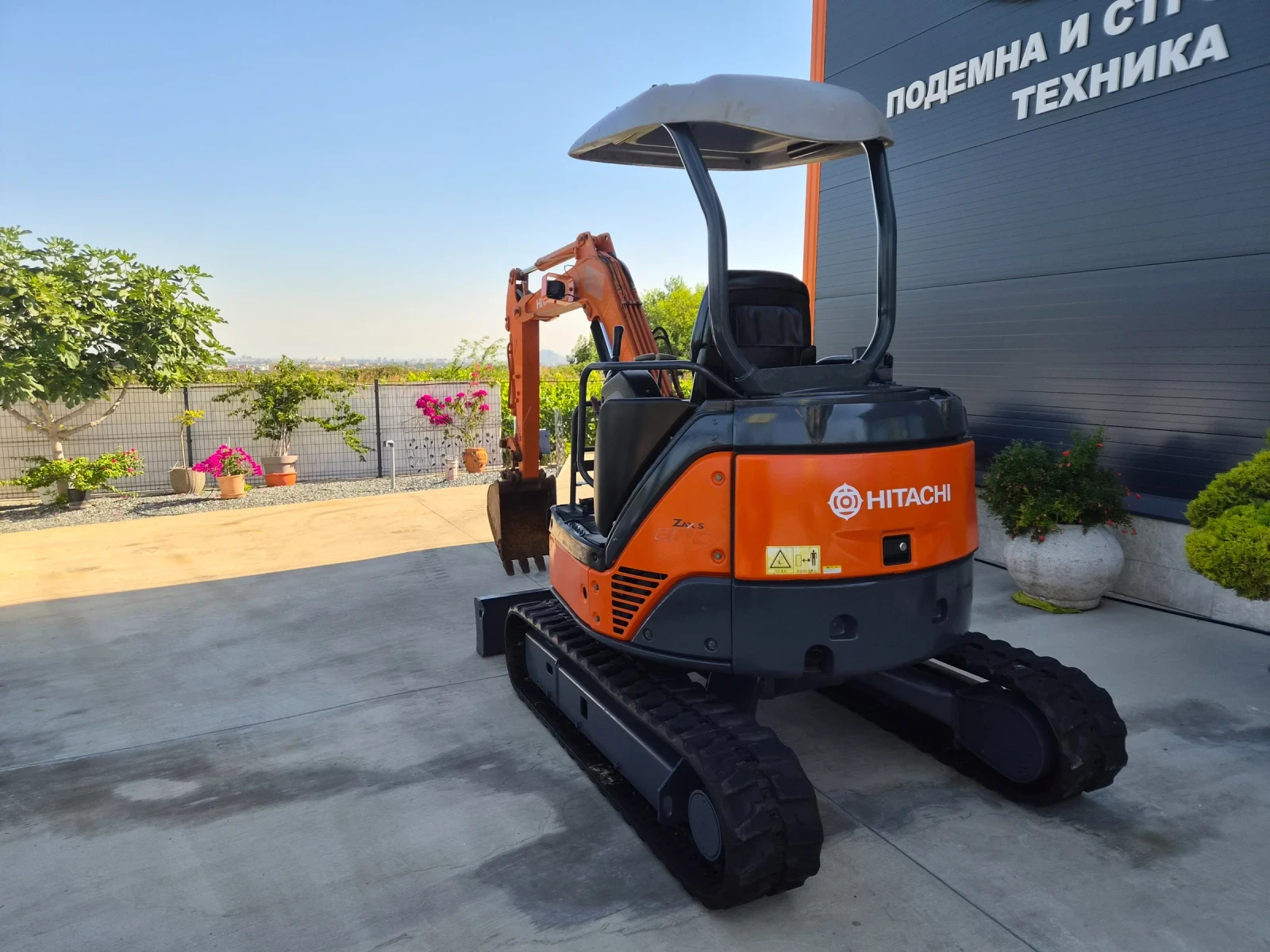 Багер Hitachi ZX30U / 3 тонен / ПЕРФЕКТЕН ТЕХНИЧЕСКИ / НАЛИЧЕН !, снимка 3 - Индустриална техника - 55464854