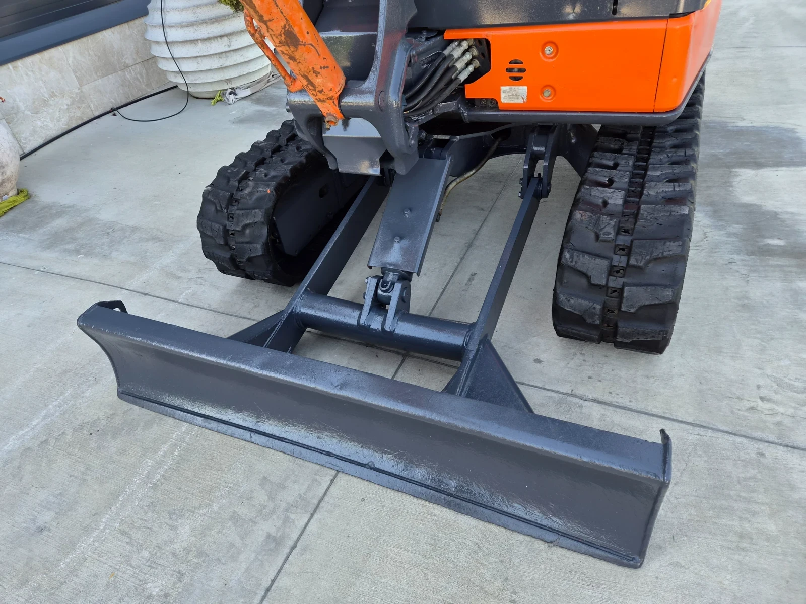 Багер Hitachi ZX30U / 3 тонен / ПЕРФЕКТЕН ТЕХНИЧЕСКИ / НАЛИЧЕН !, снимка 8 - Индустриална техника - 55464854