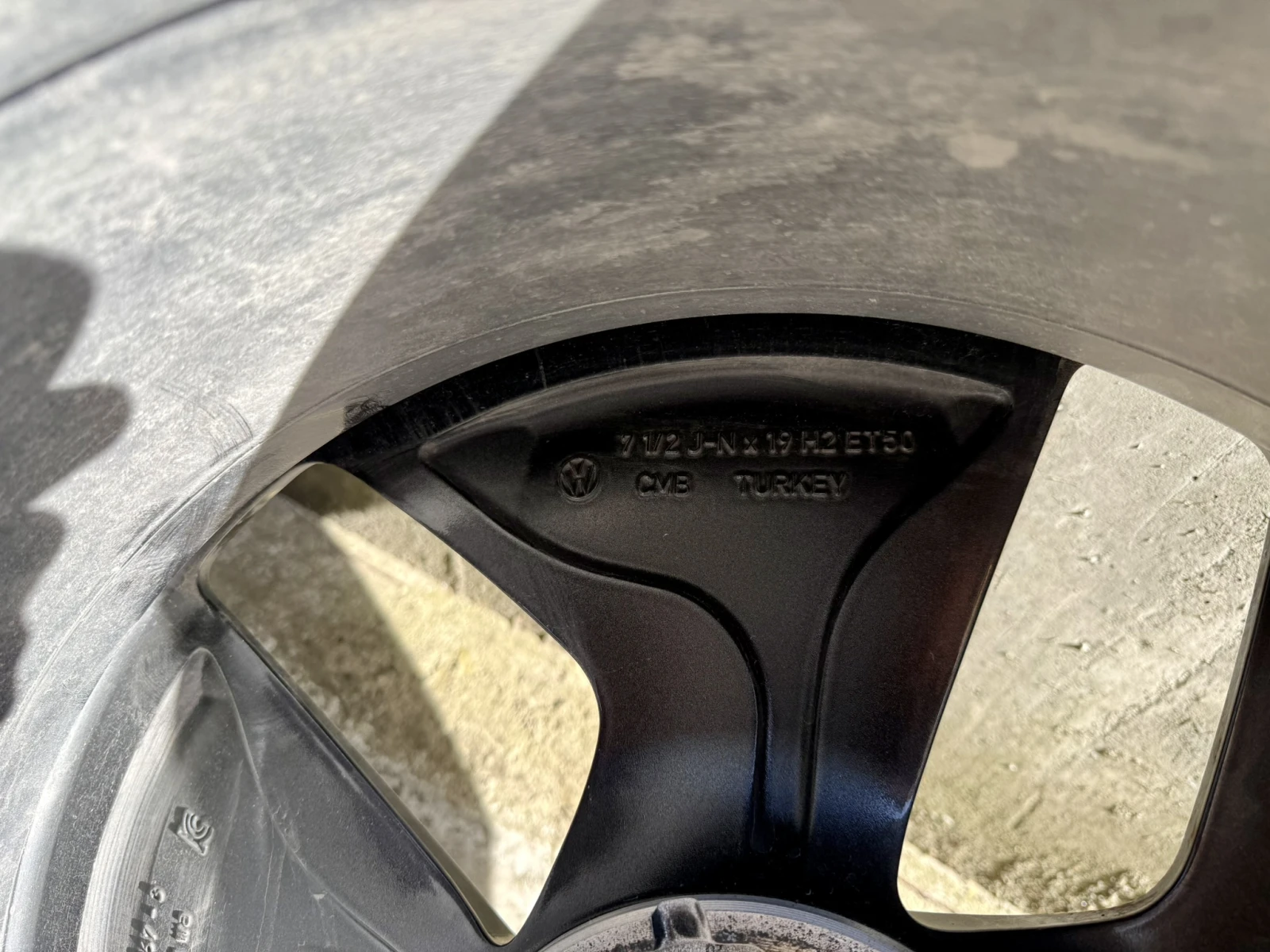Гуми с джанти Continental 215/50R19, снимка 6 - Гуми и джанти - 54601622