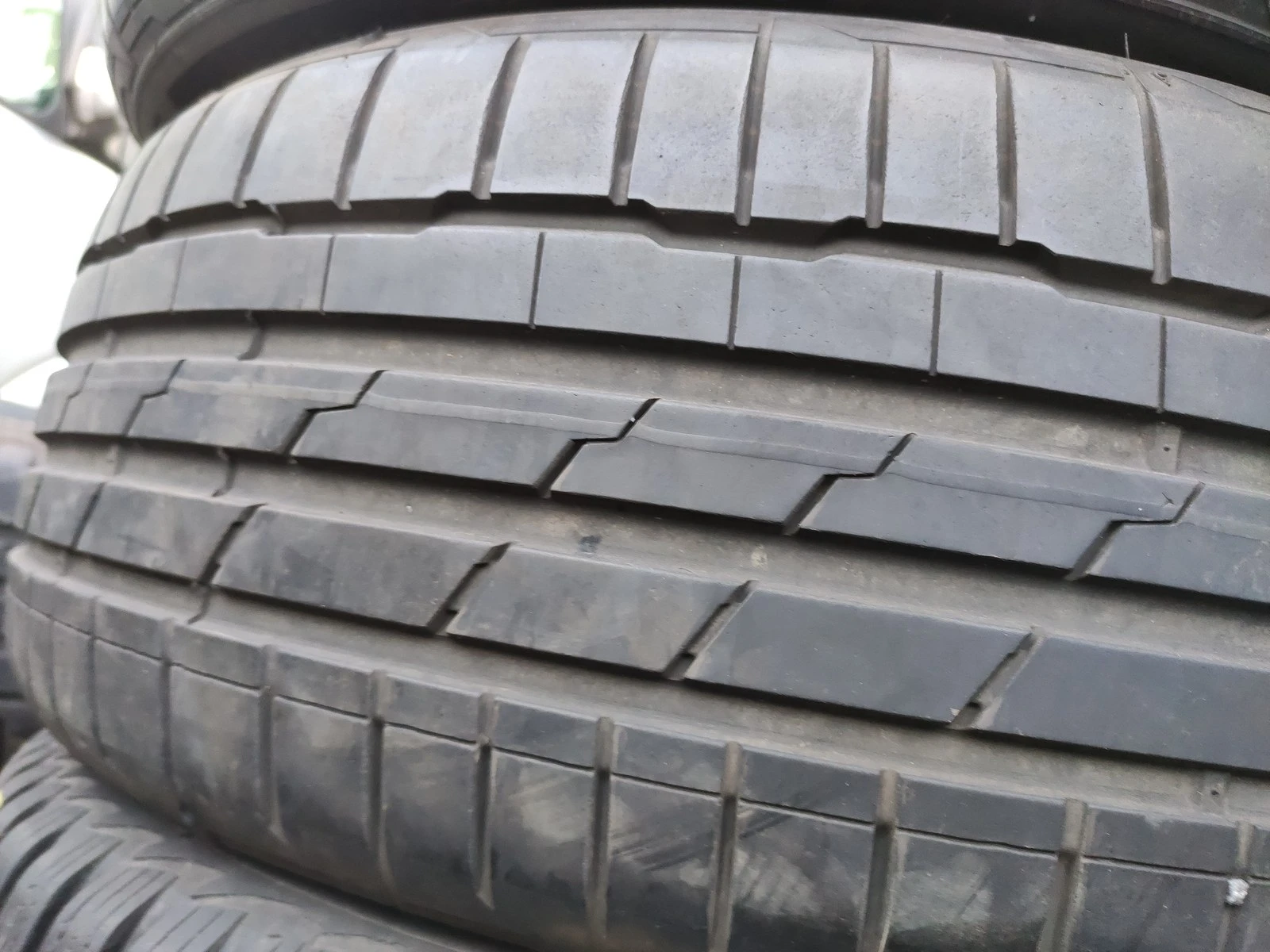 Гуми Летни 205/55R17, снимка 2 - Гуми и джанти - 56664409
