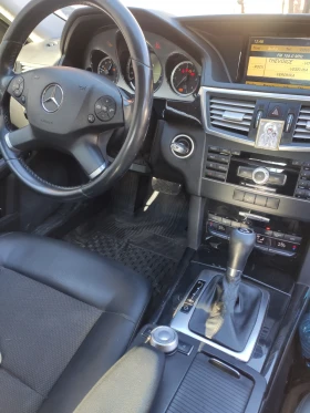 Mercedes-Benz E 220, снимка 10