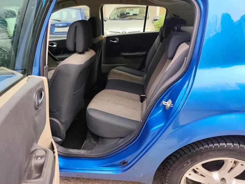 Renault Megane  1.5 DCI * А/С* !ТОП!, снимка 11 - Автомобили и джипове - 52532644