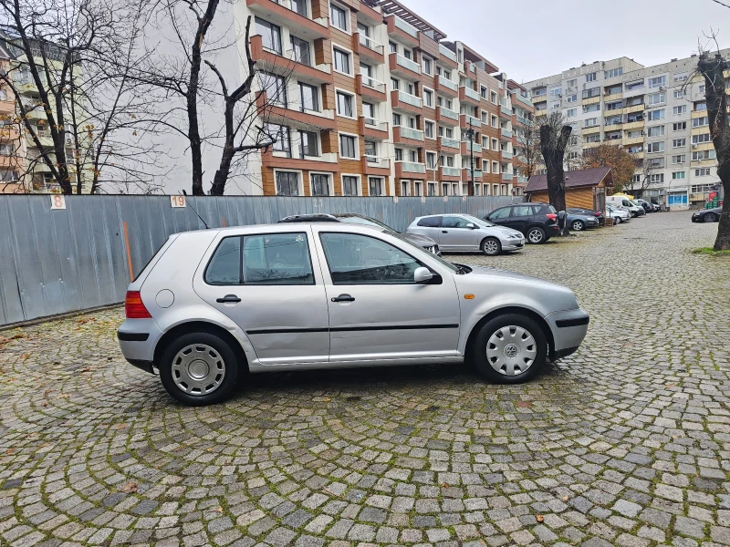 VW Golf, снимка 6 - Автомобили и джипове - 48207124