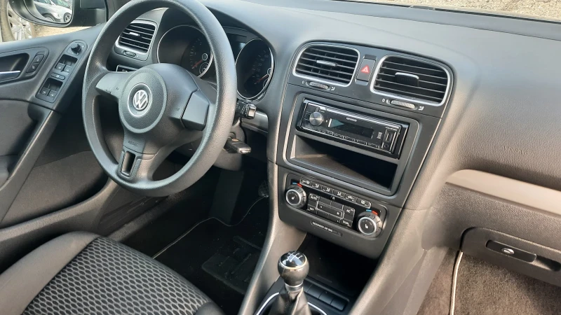 VW Golf 2.0TDI 110кс. Серв.книжка * Подгрев * , снимка 9 - Автомобили и джипове - 48144919