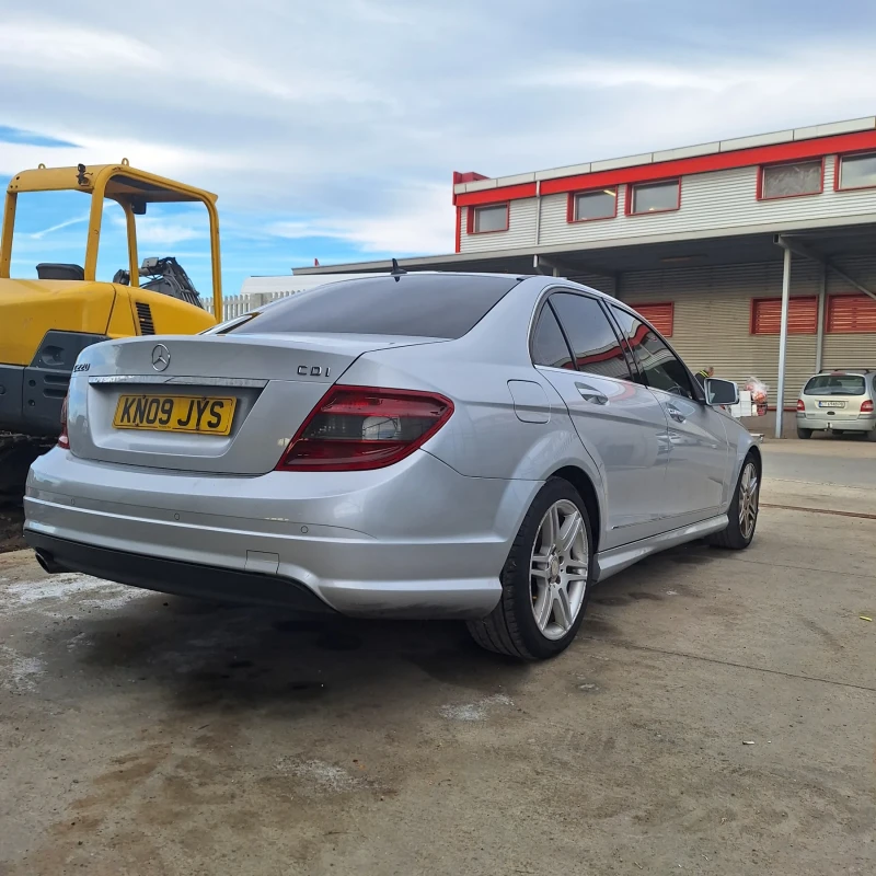 Mercedes-Benz C 220, снимка 4 - Автомобили и джипове - 48538842