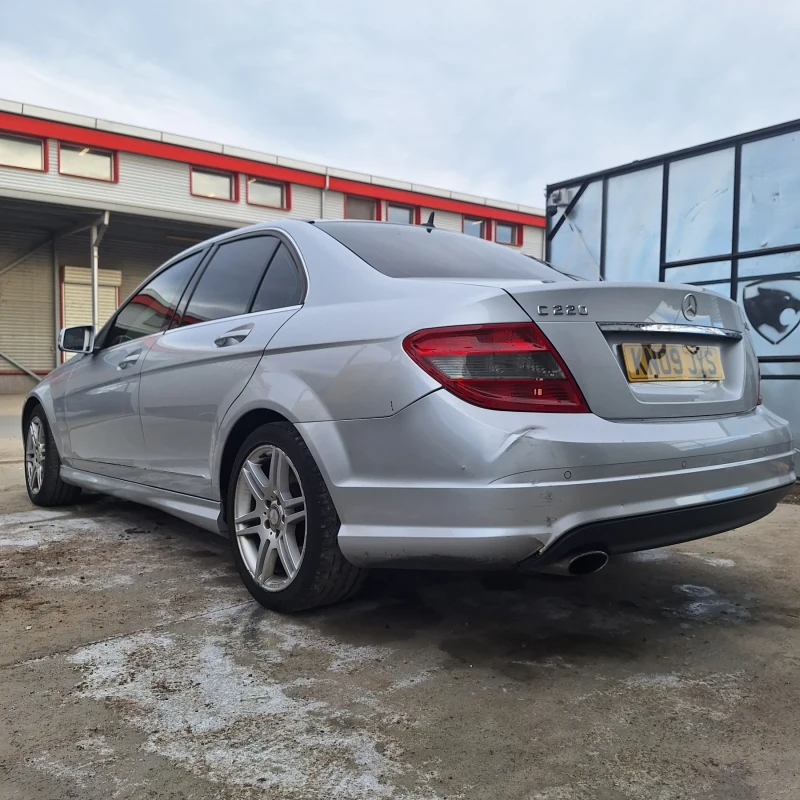 Mercedes-Benz C 220, снимка 5 - Автомобили и джипове - 48538842