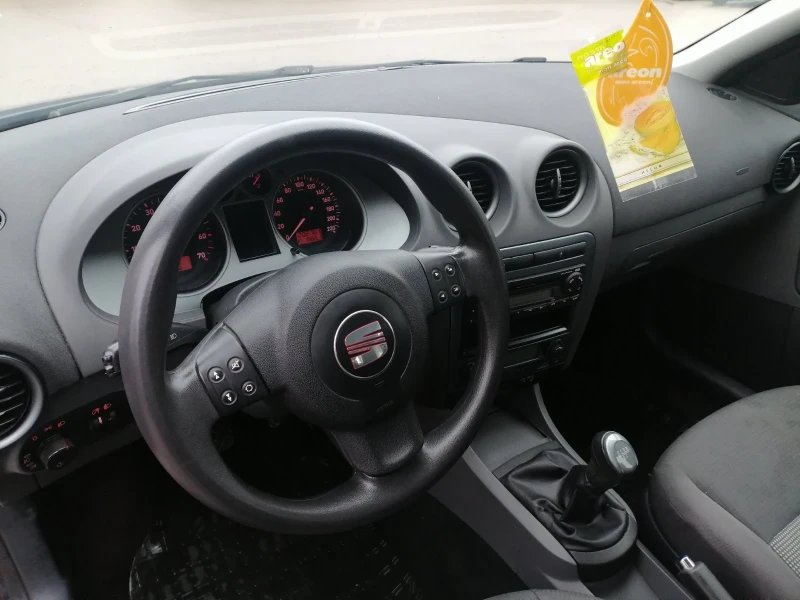 Seat Ibiza 1.6, снимка 4 - Автомобили и джипове - 48657514