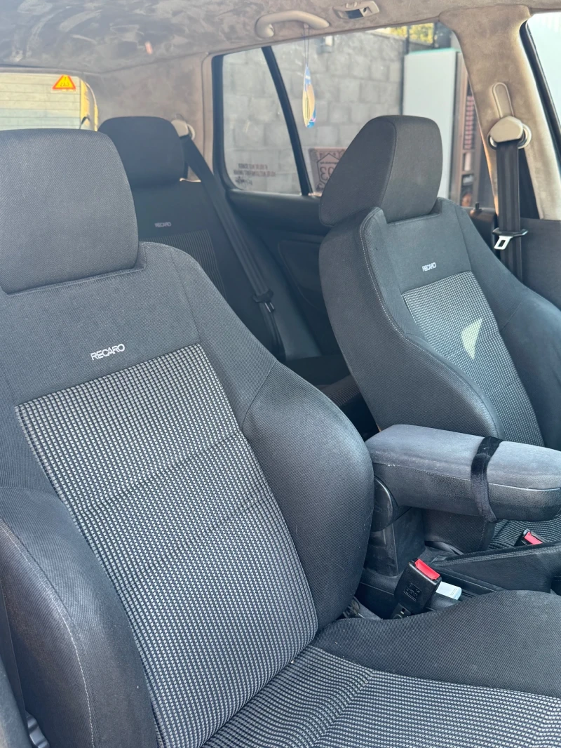 VW Golf GTI 1.8T 6-speed, снимка 11 - Автомобили и джипове - 52555299