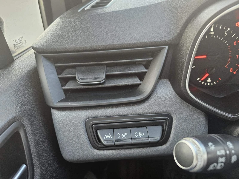 Renault Clio 1.0 TCe 75, снимка 11 - Автомобили и джипове - 51441916