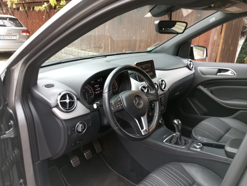 Mercedes-Benz B 180, снимка 12 - Автомобили и джипове - 52697606