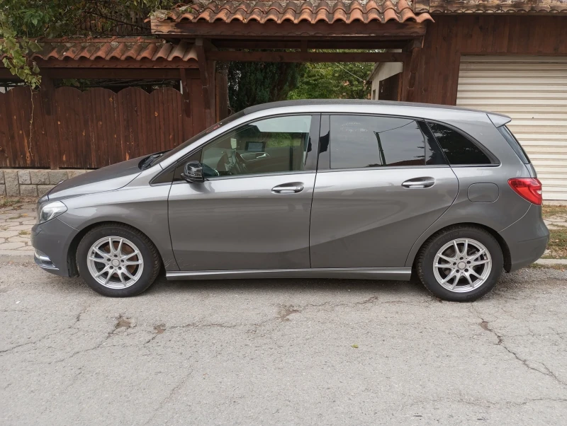Mercedes-Benz B 180, снимка 3 - Автомобили и джипове - 52697606