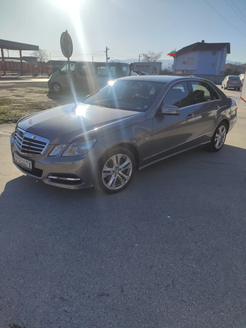 Mercedes-Benz E 220, снимка 2 - Автомобили и джипове - 53067347