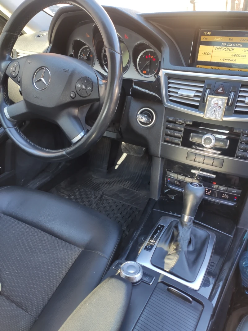 Mercedes-Benz E 220, снимка 10 - Автомобили и джипове - 53067347