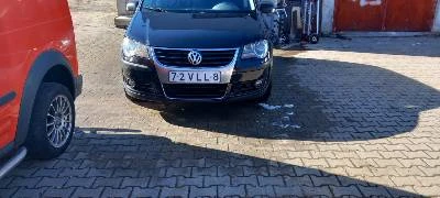 VW Touran Cross, снимка 15 - Автомобили и джипове - 49391098