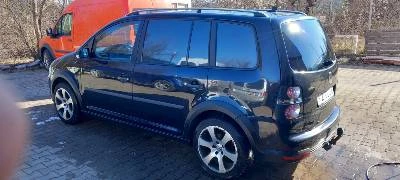 VW Touran Cross, снимка 17 - Автомобили и джипове - 49391098