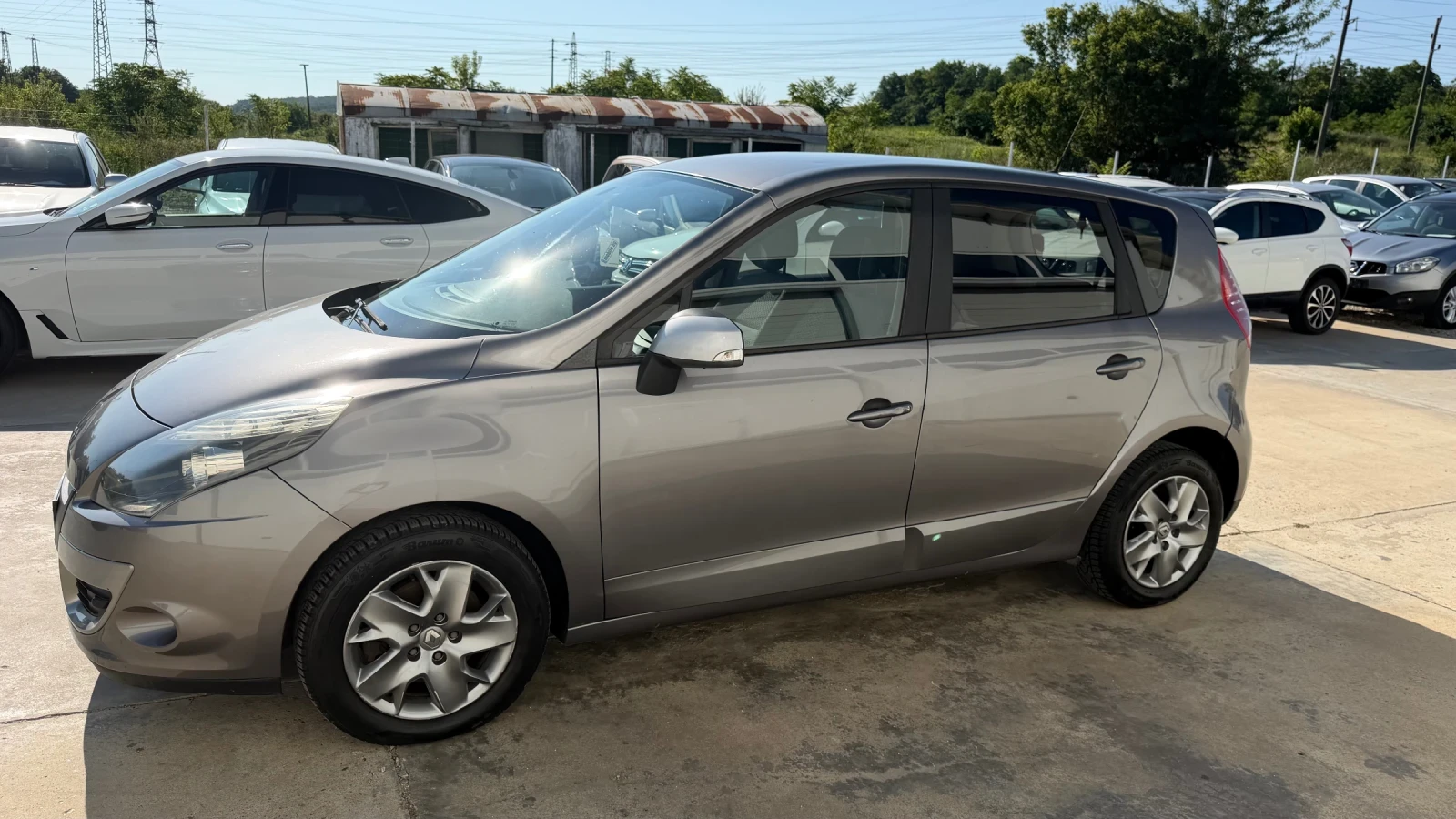 Renault Scenic 1.5dci * 110k.c* Navi* UNIKAT* , снимка 3 - Автомобили и джипове - 44318510