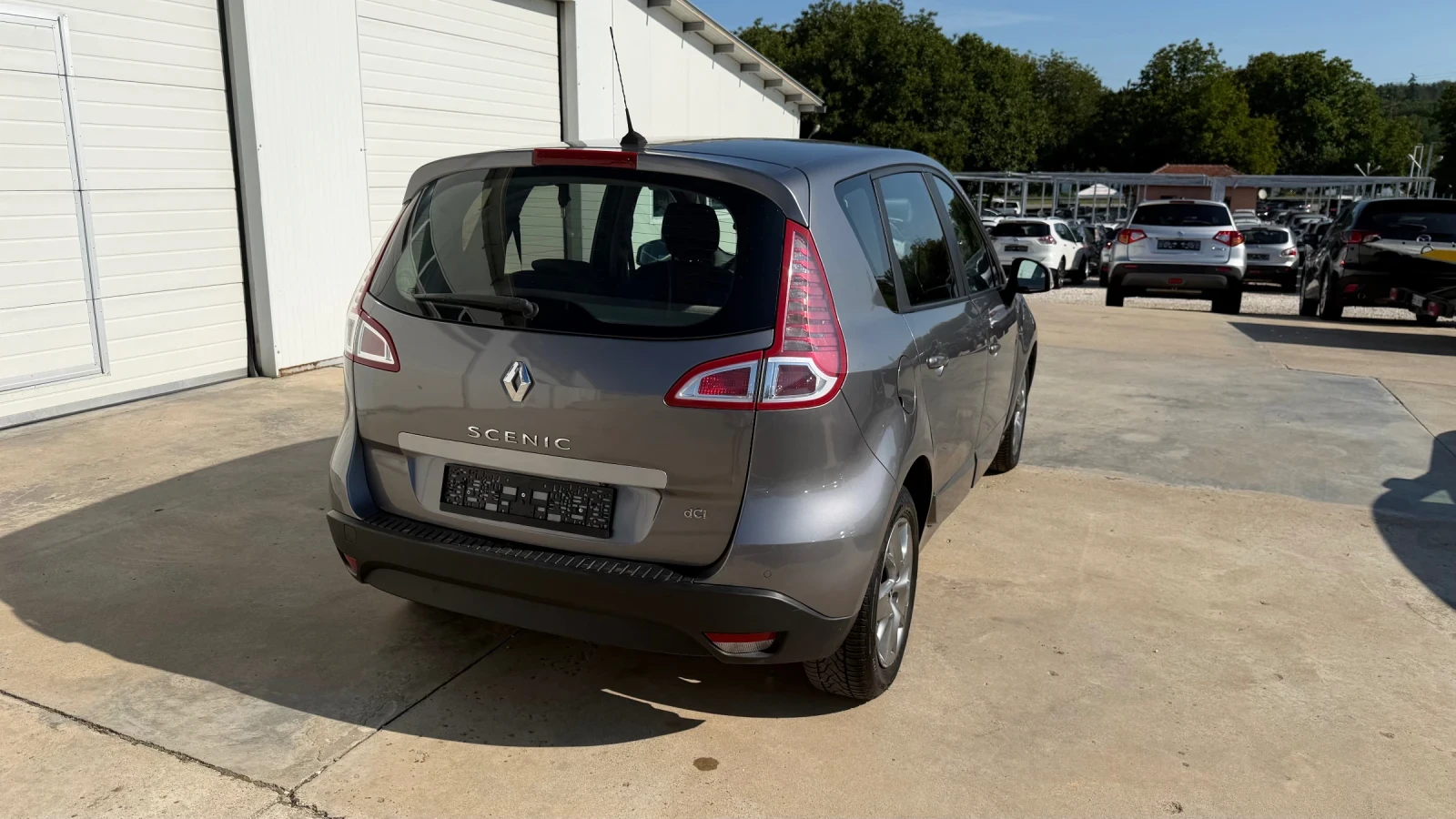 Renault Scenic 1.5dci * 110k.c* Navi* UNIKAT* , снимка 15 - Автомобили и джипове - 44318510