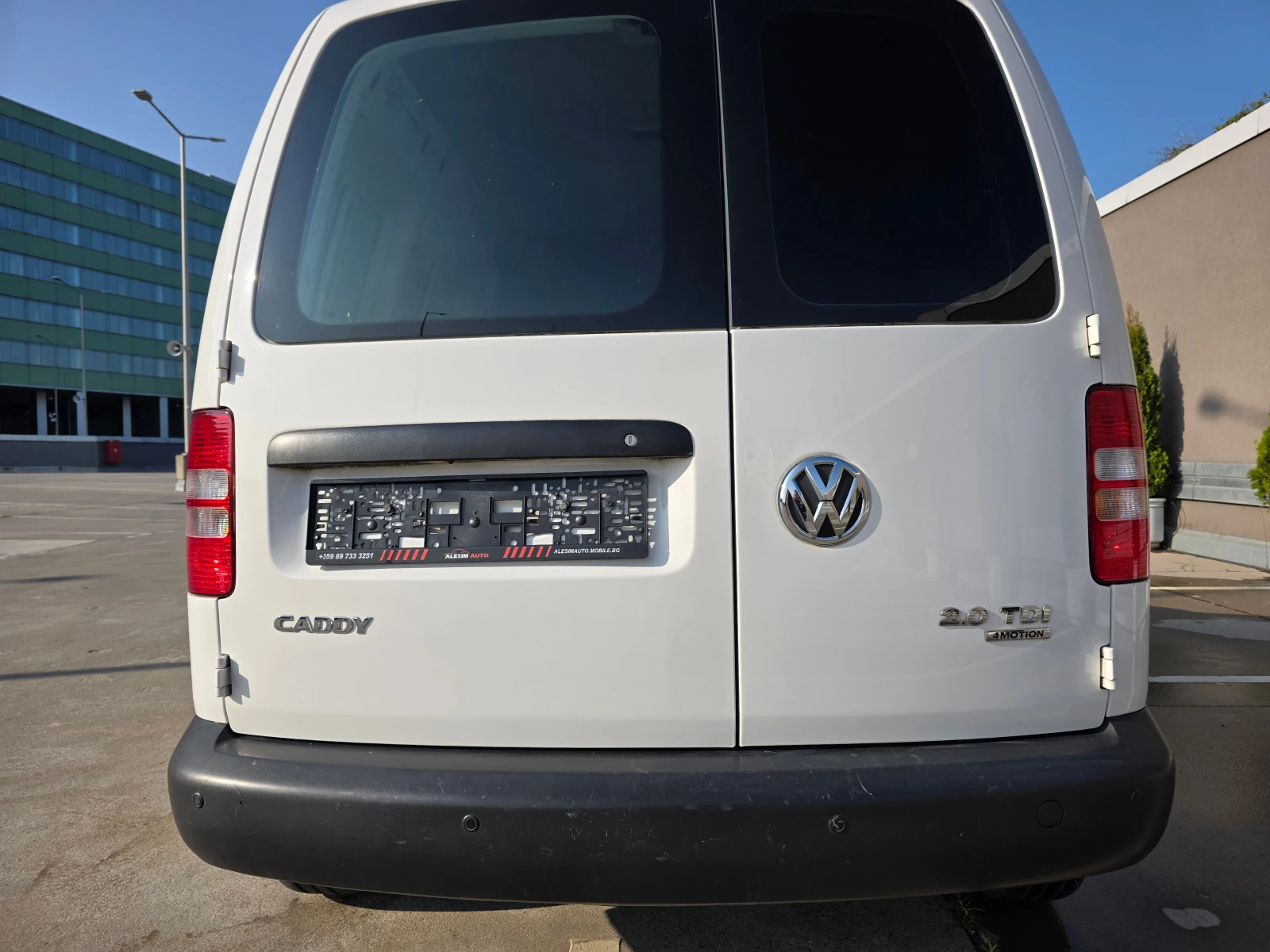 VW Caddy 2.0 TDI-110 к.с.-4MOTION - изображение 6