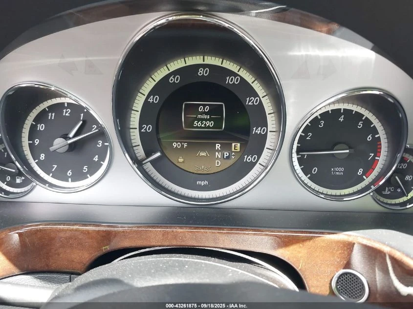 Mercedes-Benz E 500 2012 MERCEDES-BENZ E 550 4MATIC - изображение 10