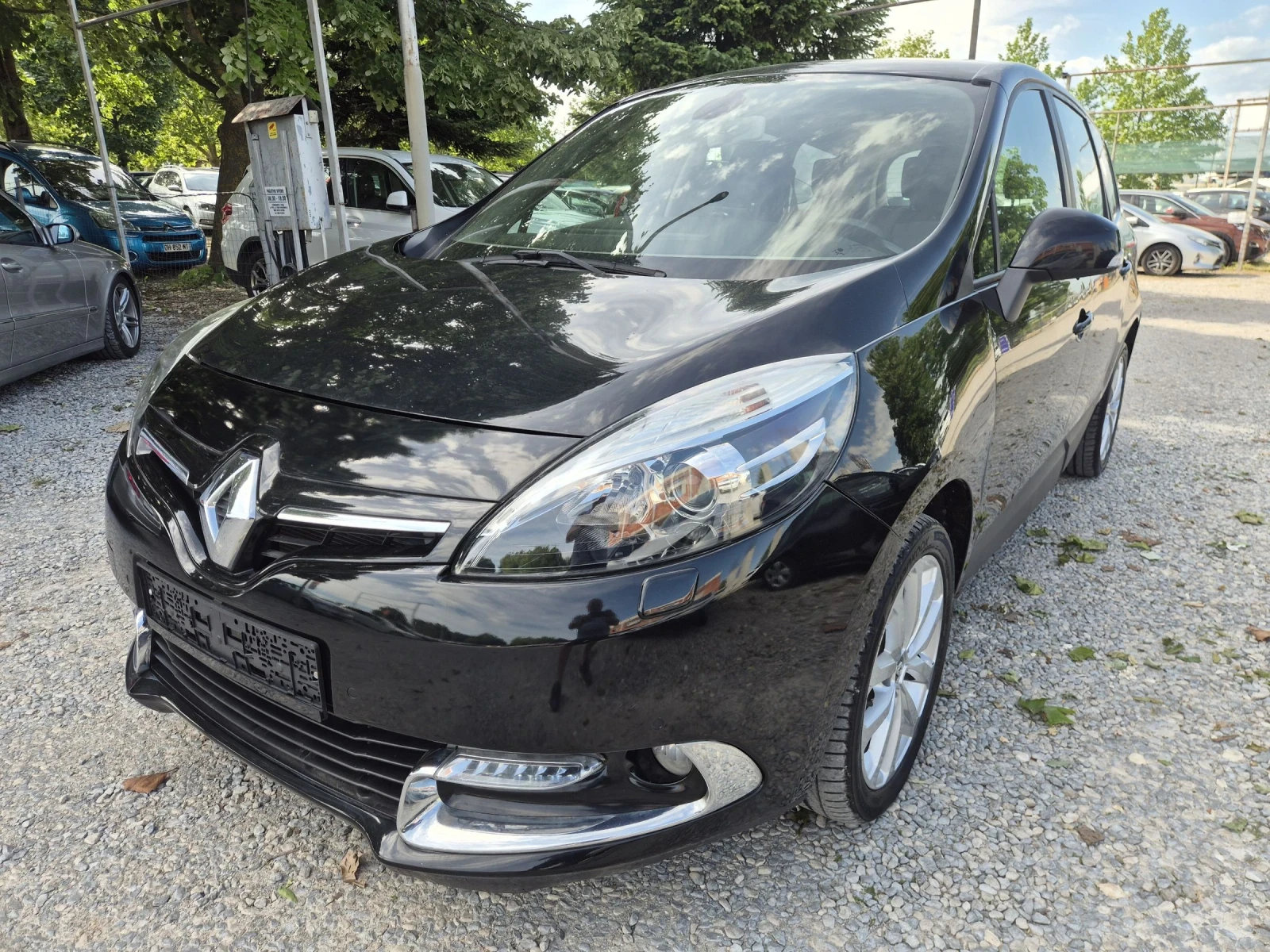 Renault Scenic 1.5dci+ 7местен, снимка 2 - Автомобили и джипове - 53298715