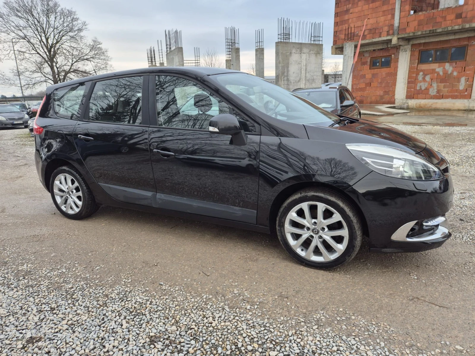 Renault Scenic 1.5dci+ 7местен - изображение 5