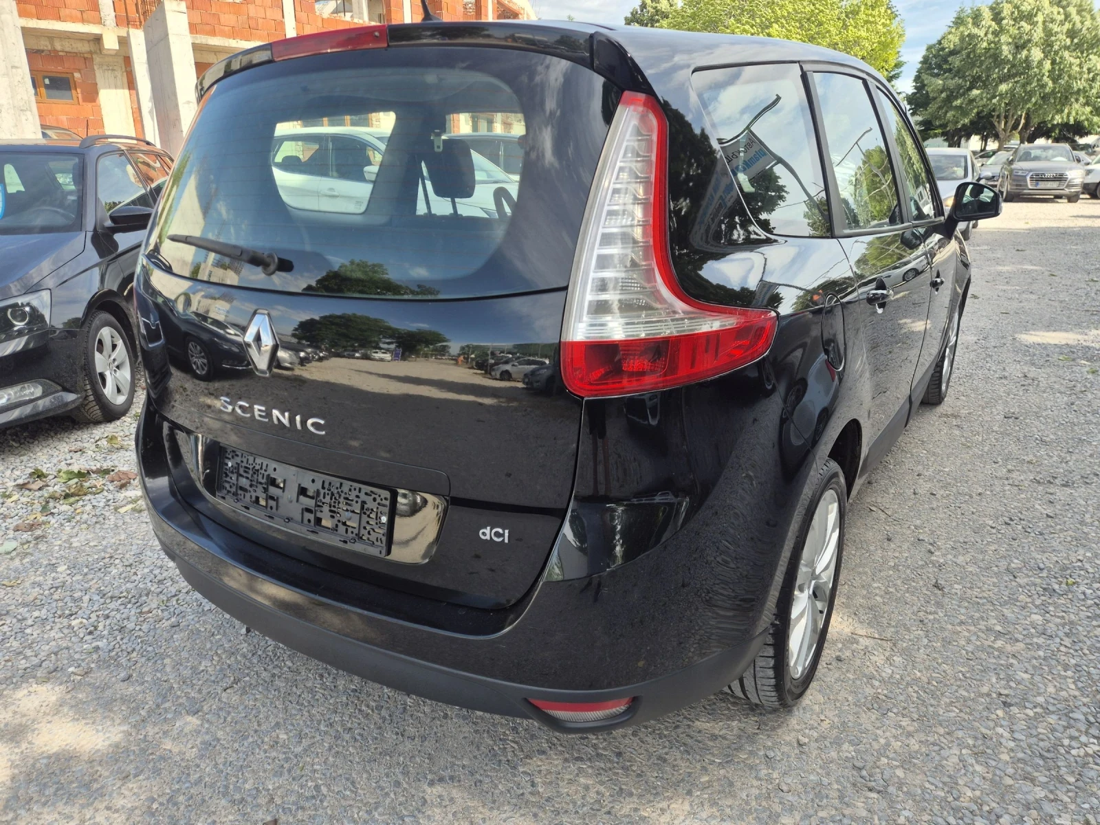 Renault Scenic 1.5dci+ 7местен, снимка 3 - Автомобили и джипове - 53298715