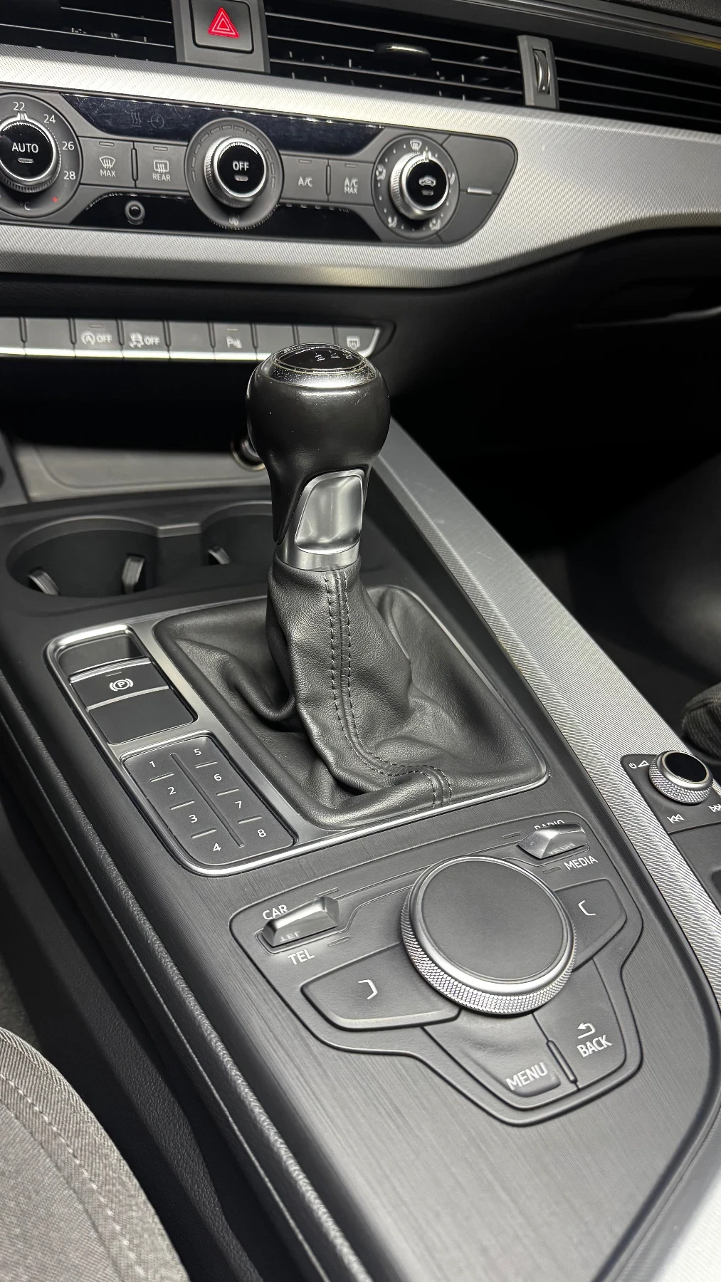 Audi A4 2.0 TDI, снимка 10 - Автомобили и джипове - 53954480