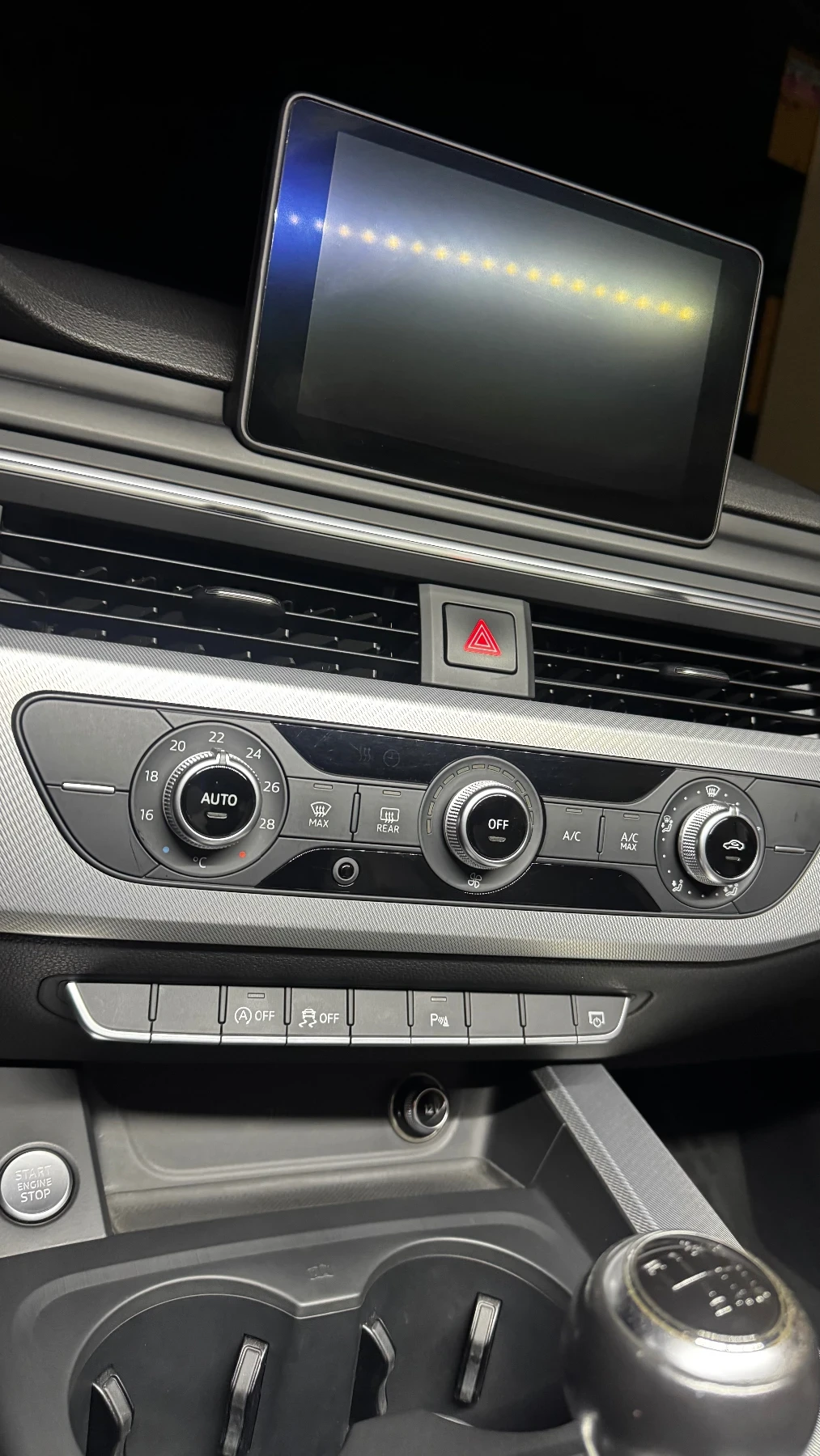 Audi A4 2.0 TDI, снимка 11 - Автомобили и джипове - 53954480