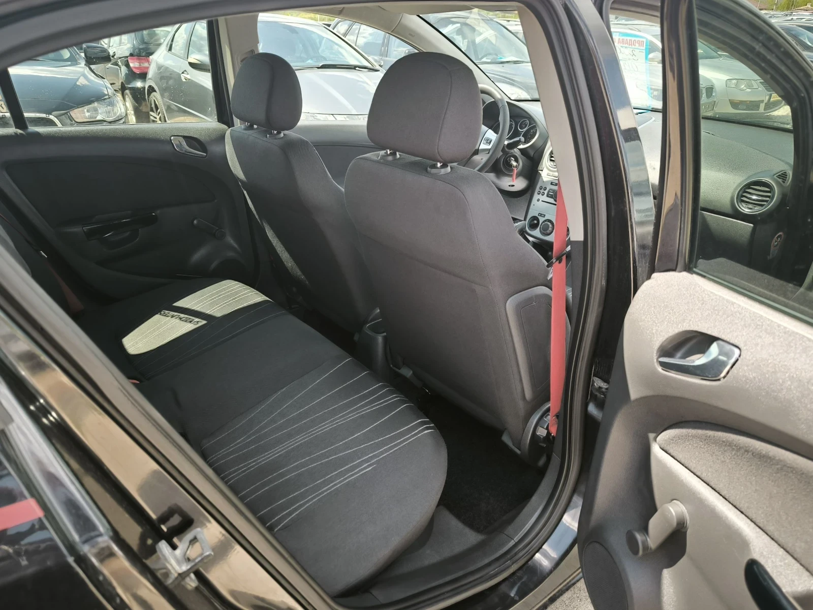 Opel Corsa 1.6GSI, снимка 11 - Автомобили и джипове - 54292130