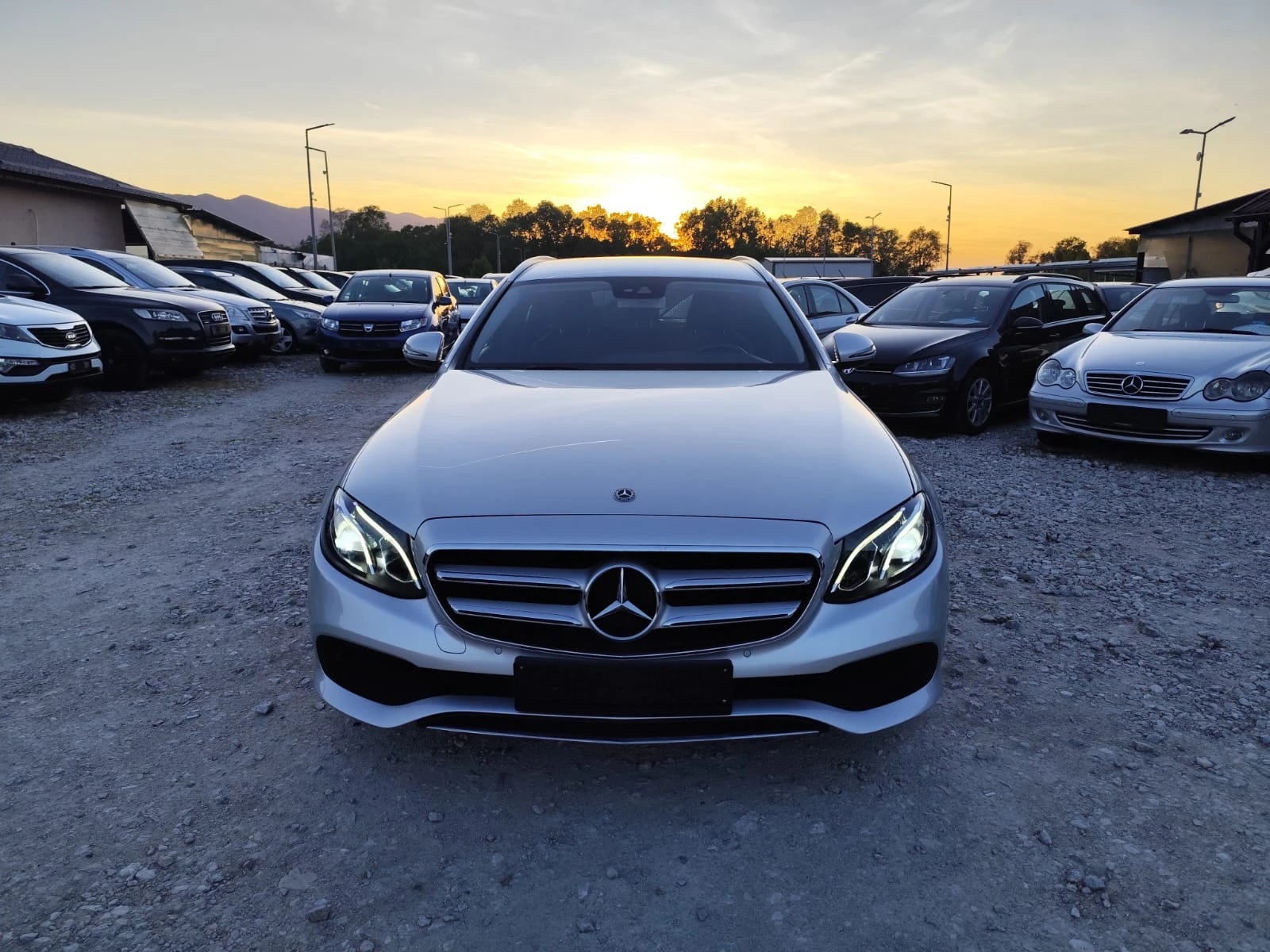 Mercedes-Benz E 220 E 220 Германия, снимка 2 - Автомобили и джипове - 54484370