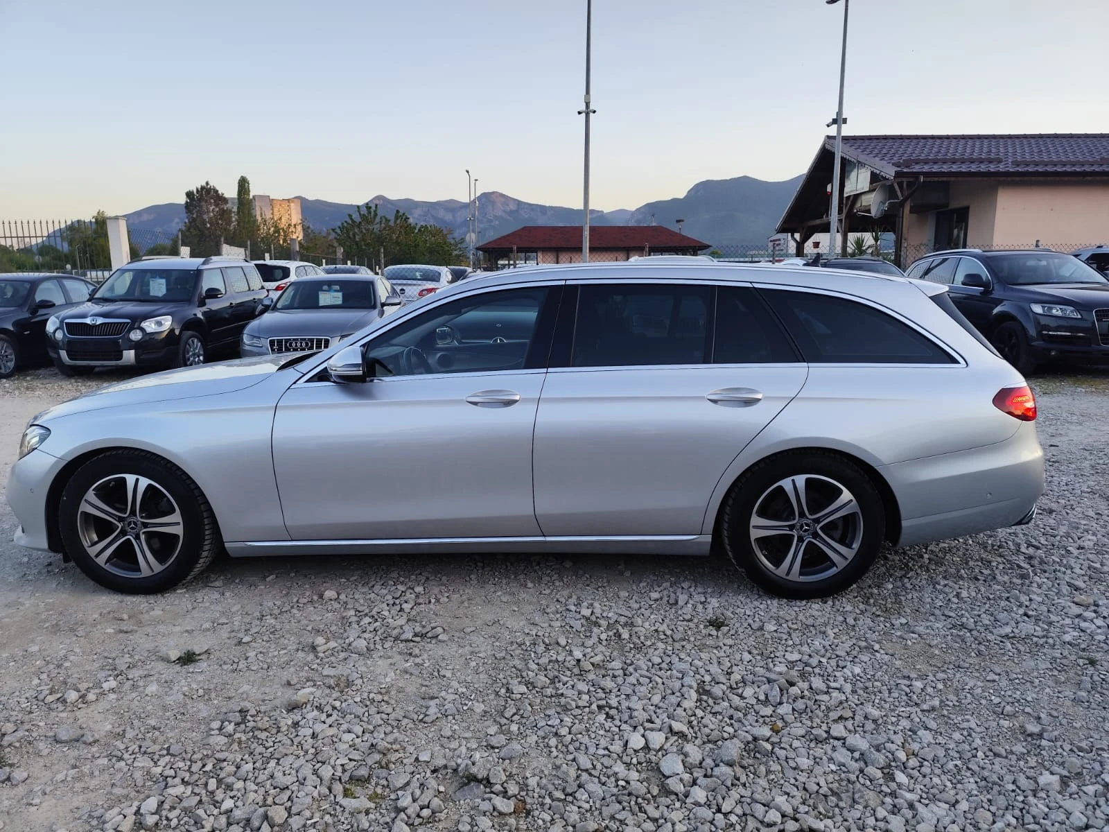 Mercedes-Benz E 220 E 220 Германия, снимка 9 - Автомобили и джипове - 54484370
