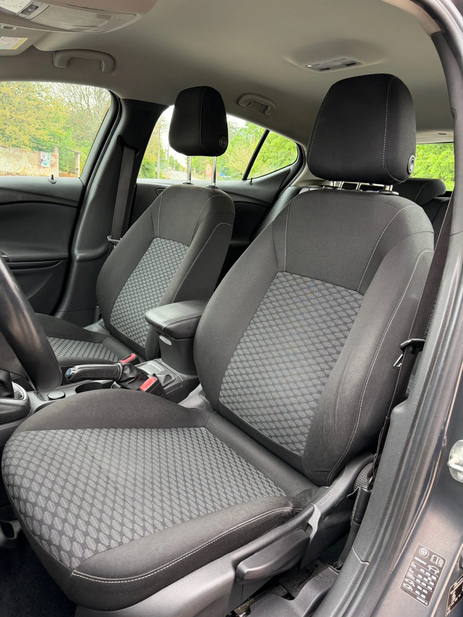 Opel Astra 1.6d, снимка 9 - Автомобили и джипове - 54488730