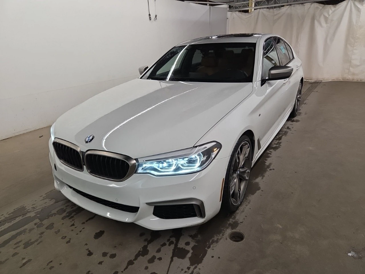 BMW 550 M-PACK* HEAD-UP* ОБДУХВАНЕ* HARMAN* PANO, снимка 2 - Автомобили и джипове - 54526402