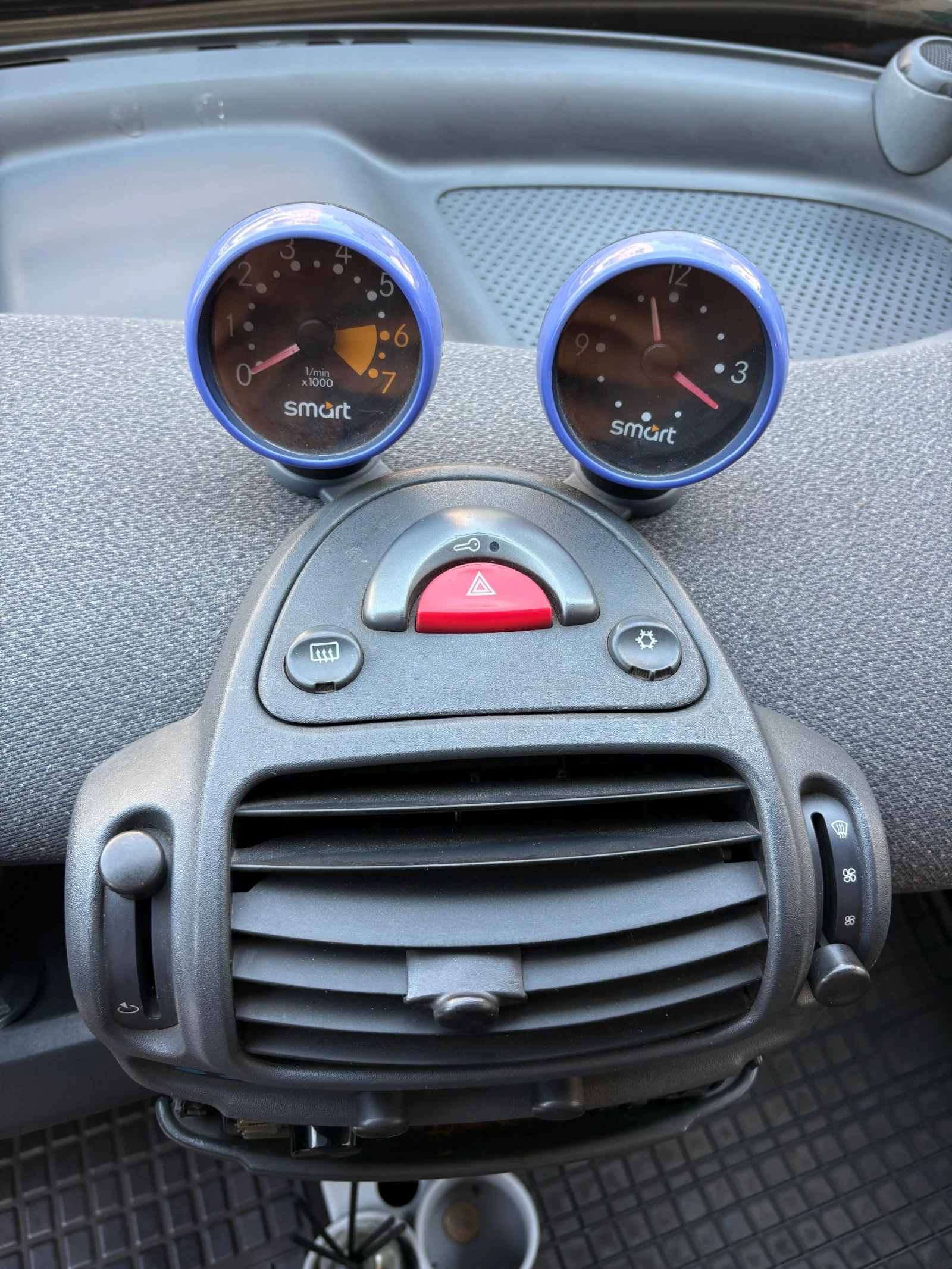 Smart Fortwo 700 куб. Турбо, снимка 12 - Автомобили и джипове - 54980830