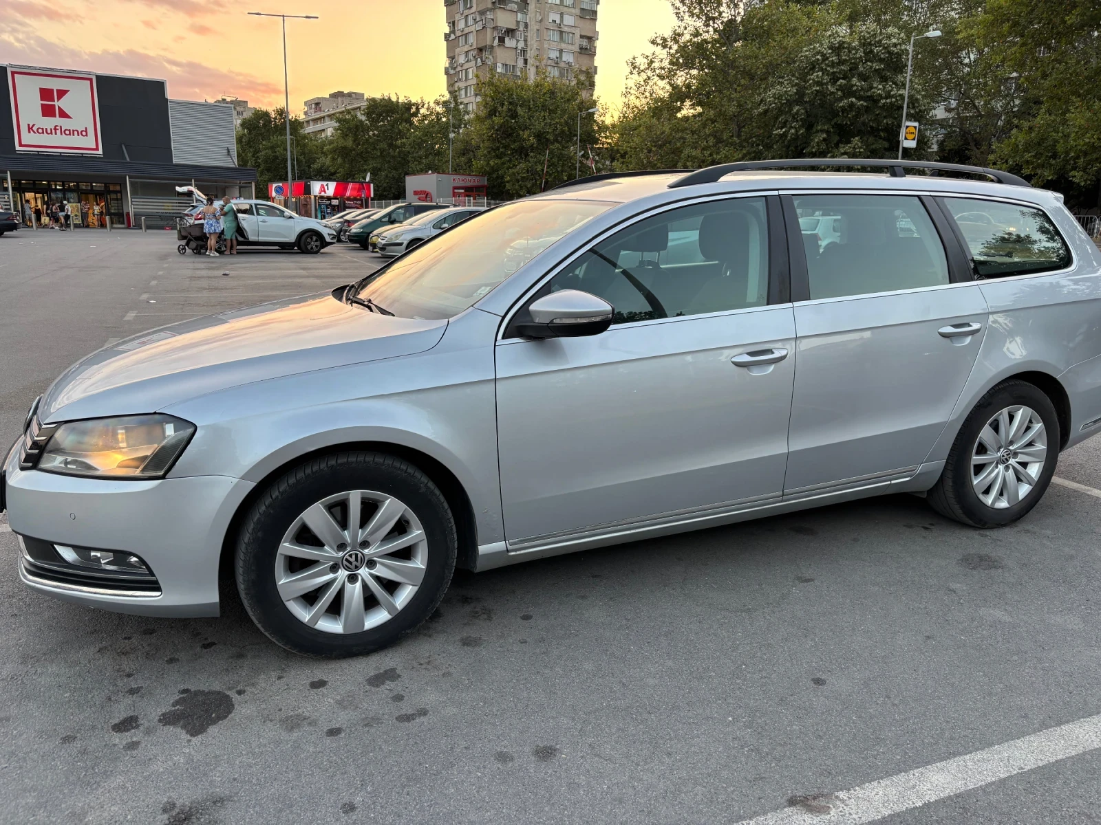 VW Passat 2.0 TDI, снимка 12 - Автомобили и джипове - 55618861